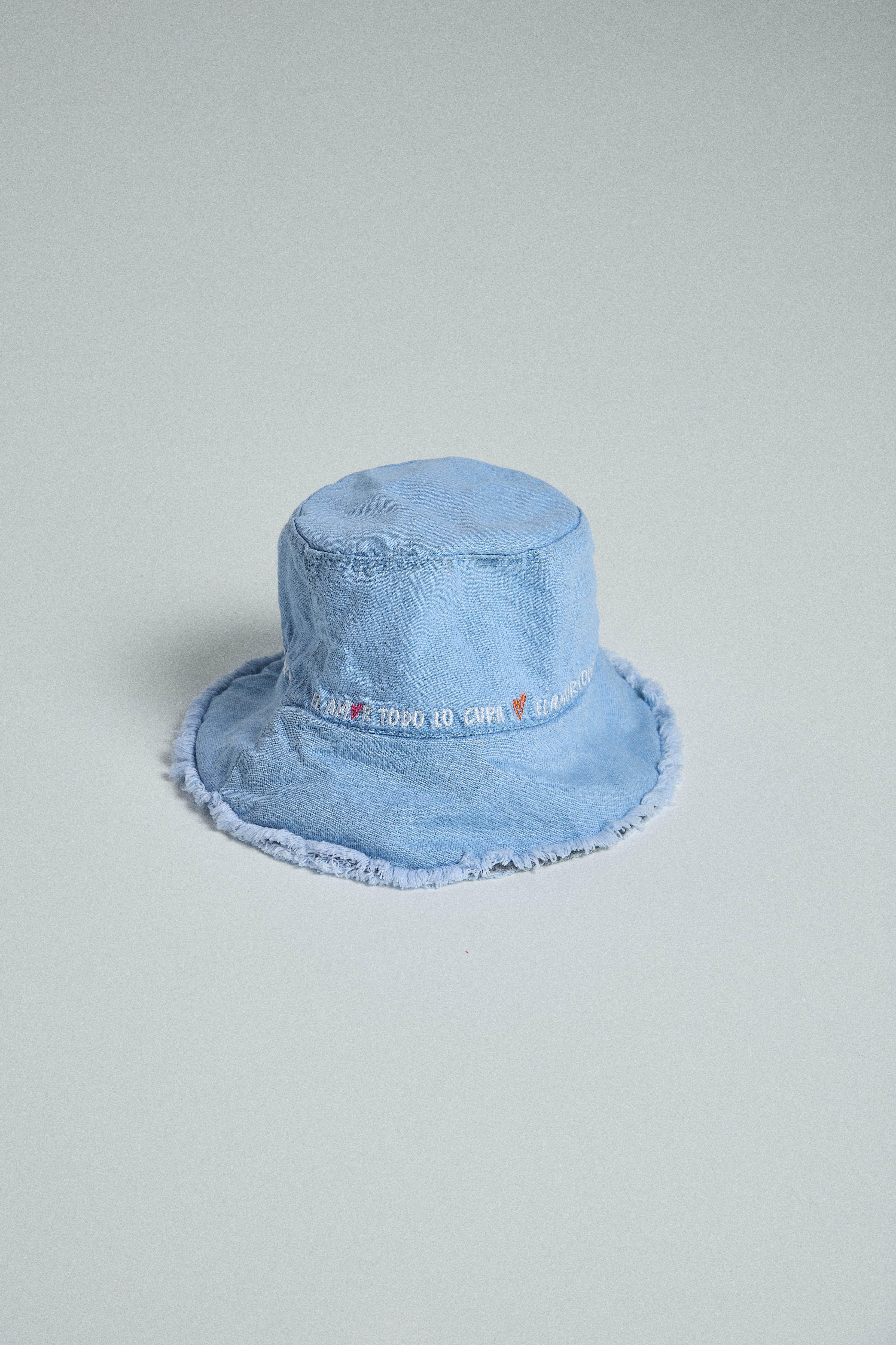 Bucket Hat Corazones