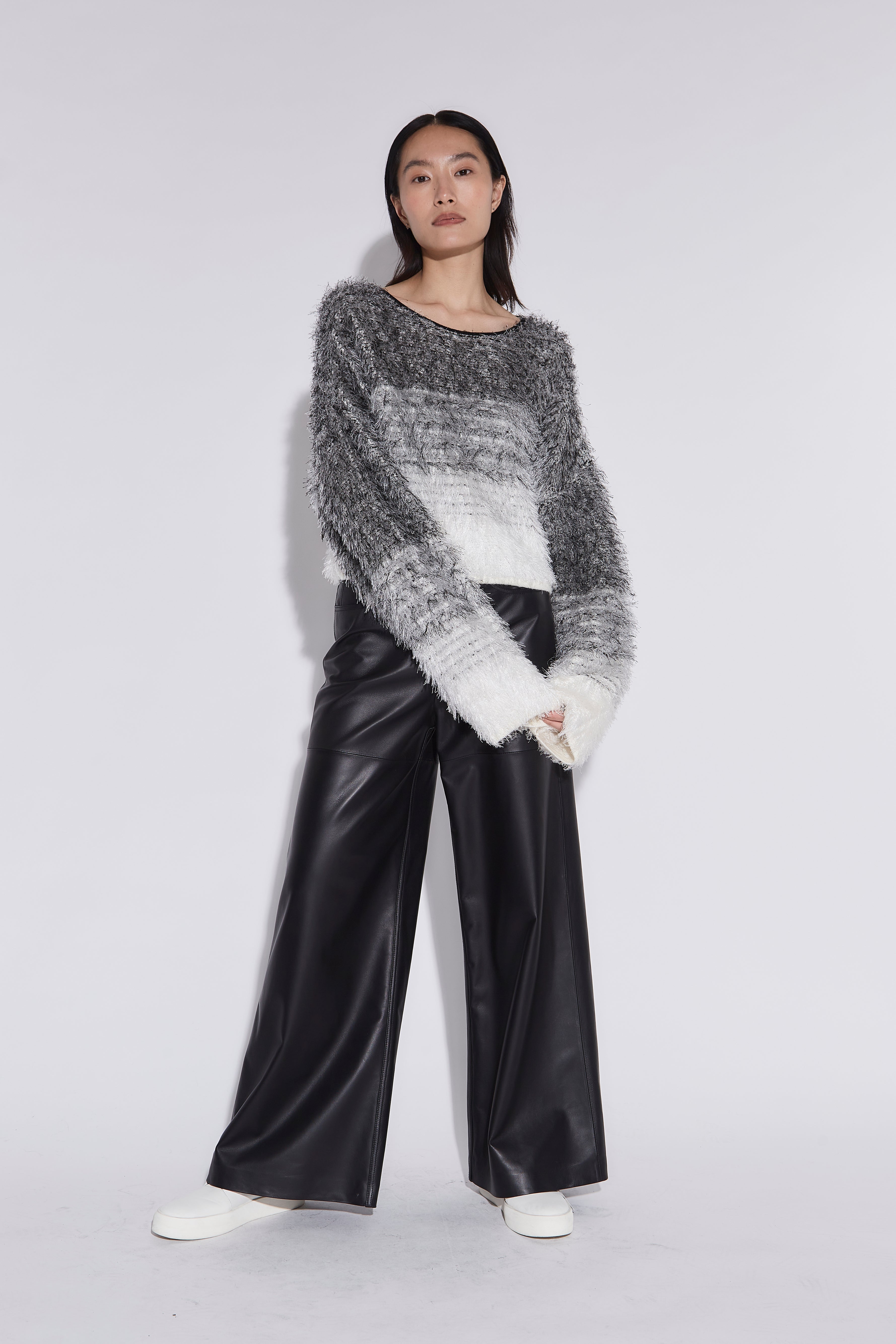 GRADIENT KNIT CROP SWEATER