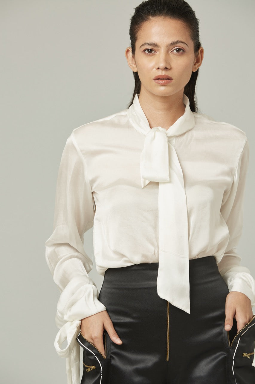 Pieux signature knotted collar shirt