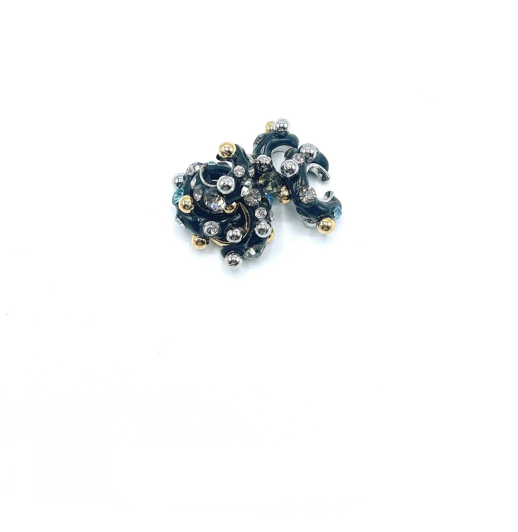 B day Earcuff/single