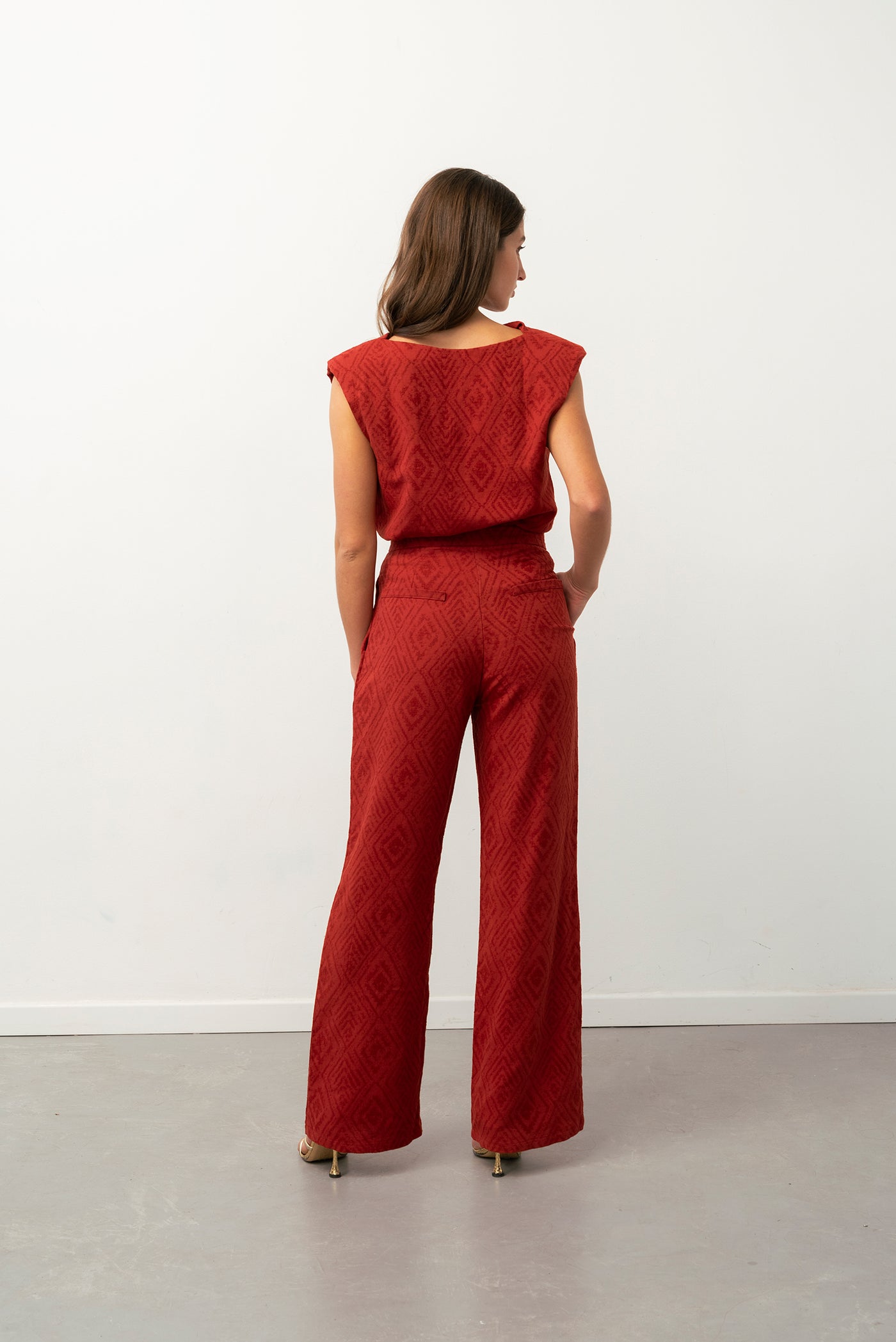 PANTS ROUGE VS