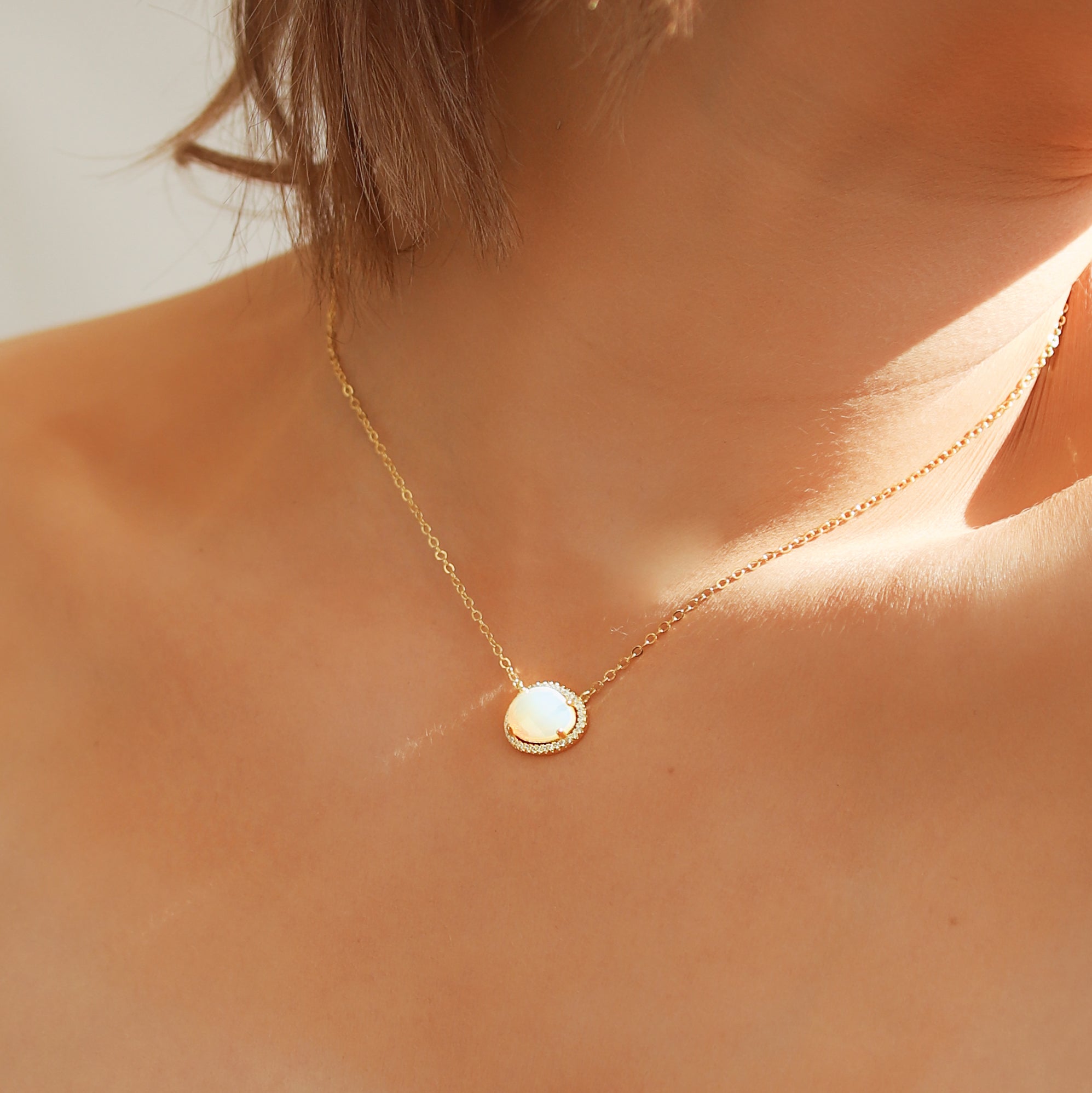 BIANCA MOONSTONE NECKLACE