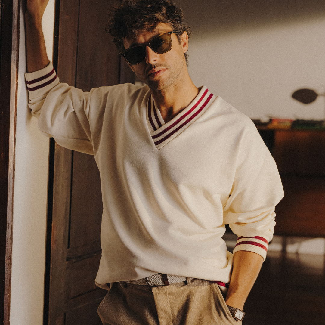 Vintage Club V-Neck Sweatshirt - Panna / Burgundy Trim