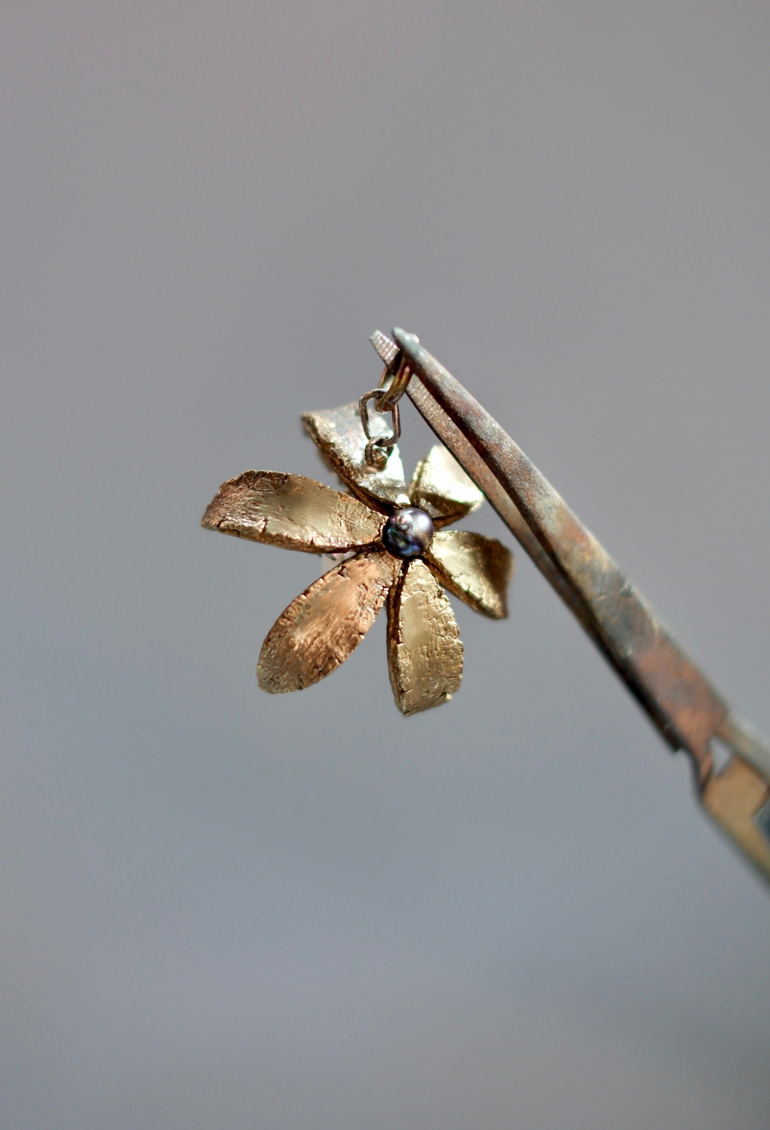 Flower in Brass with Natural Pearl