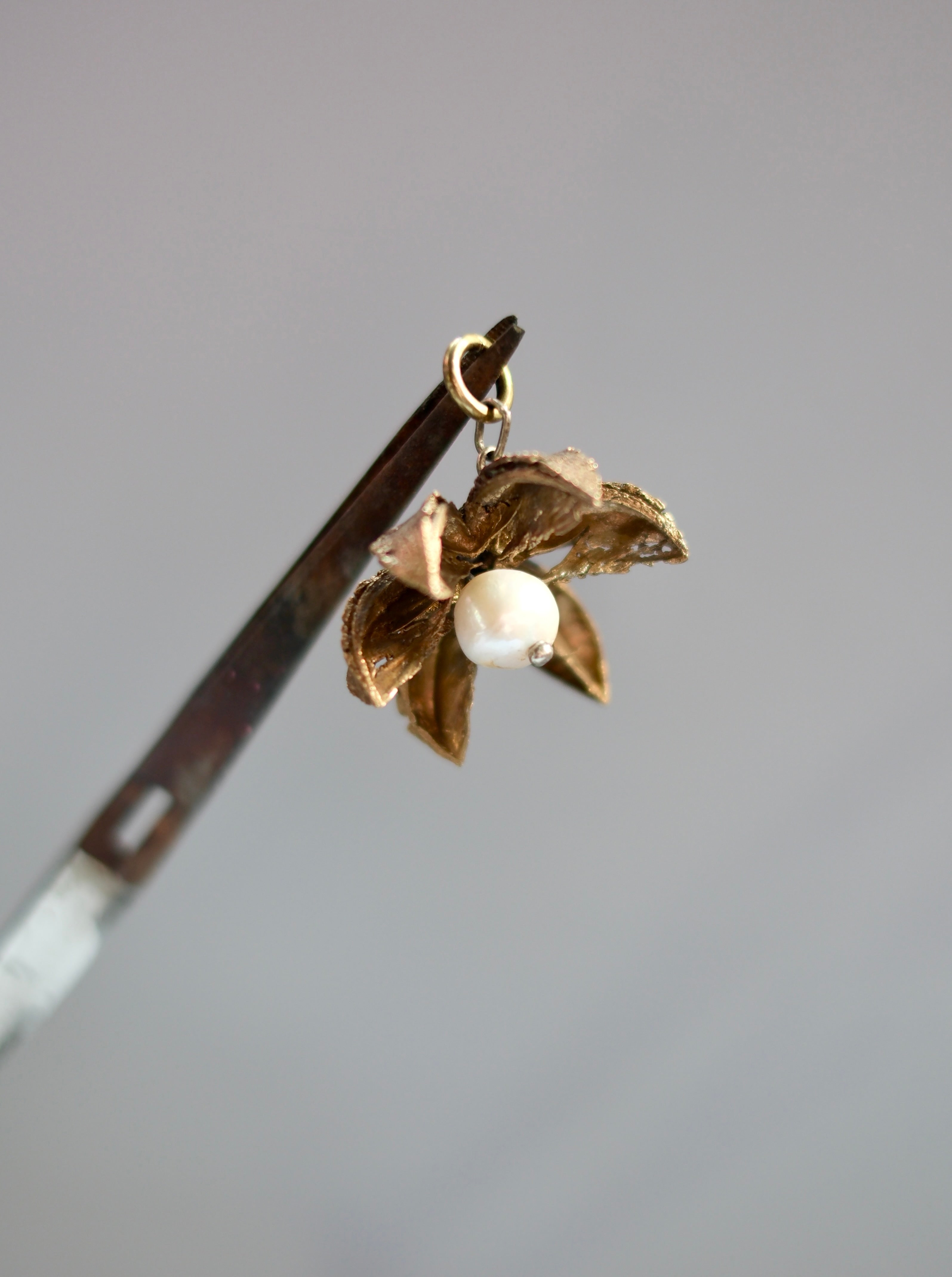 Flower in Brass with Natural Pearl