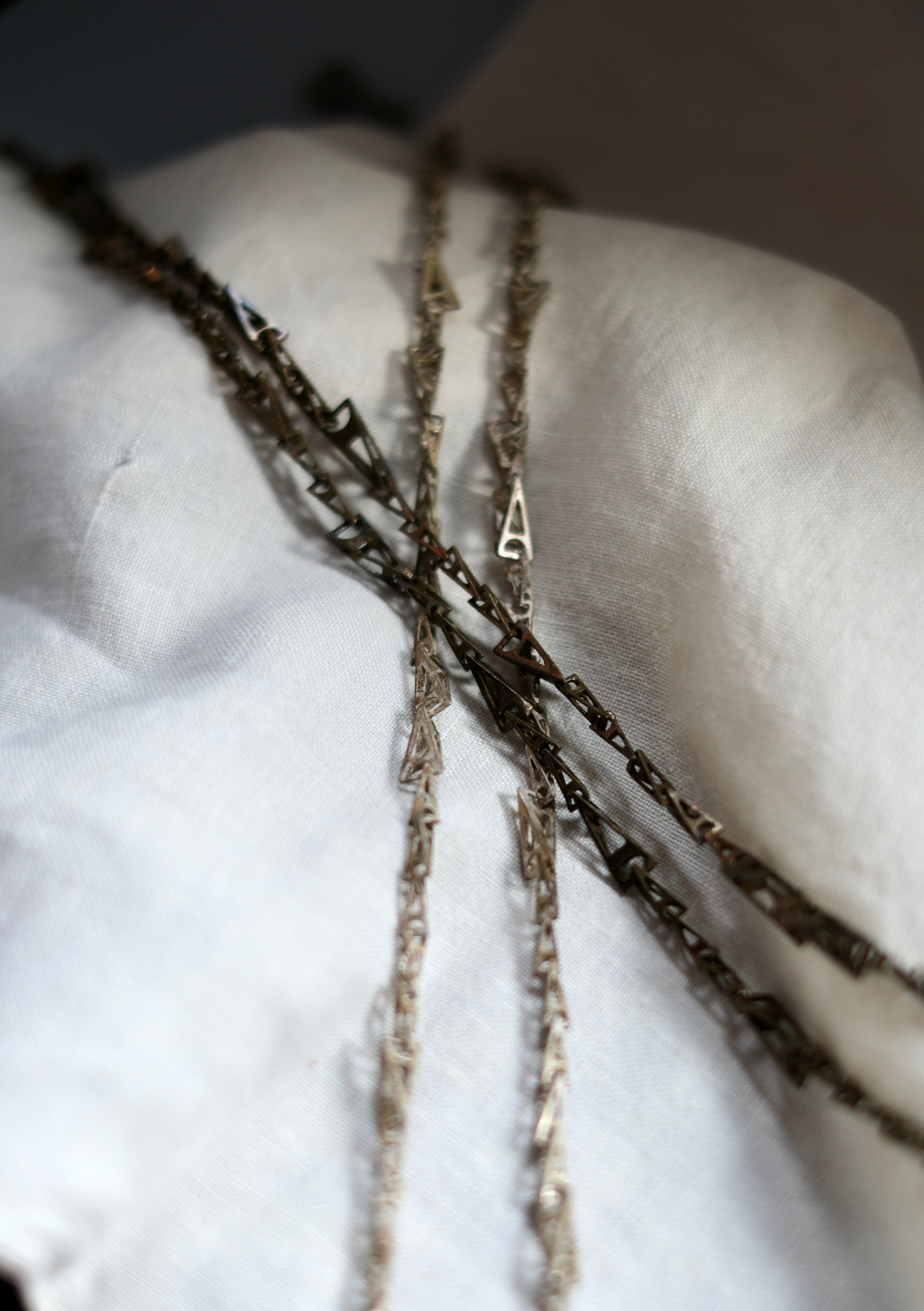 Tacet Chain in Brass