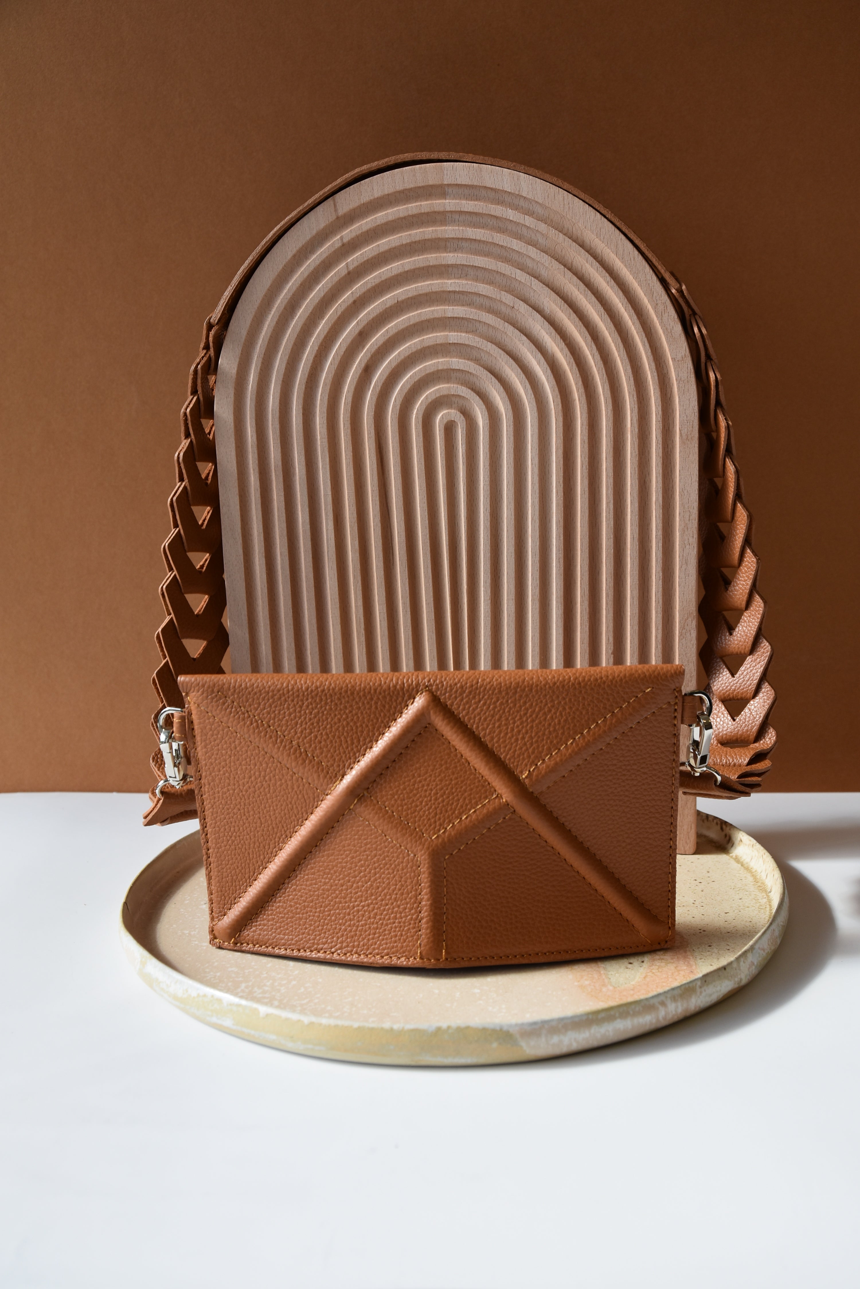Facet clutch with mini Venice strap