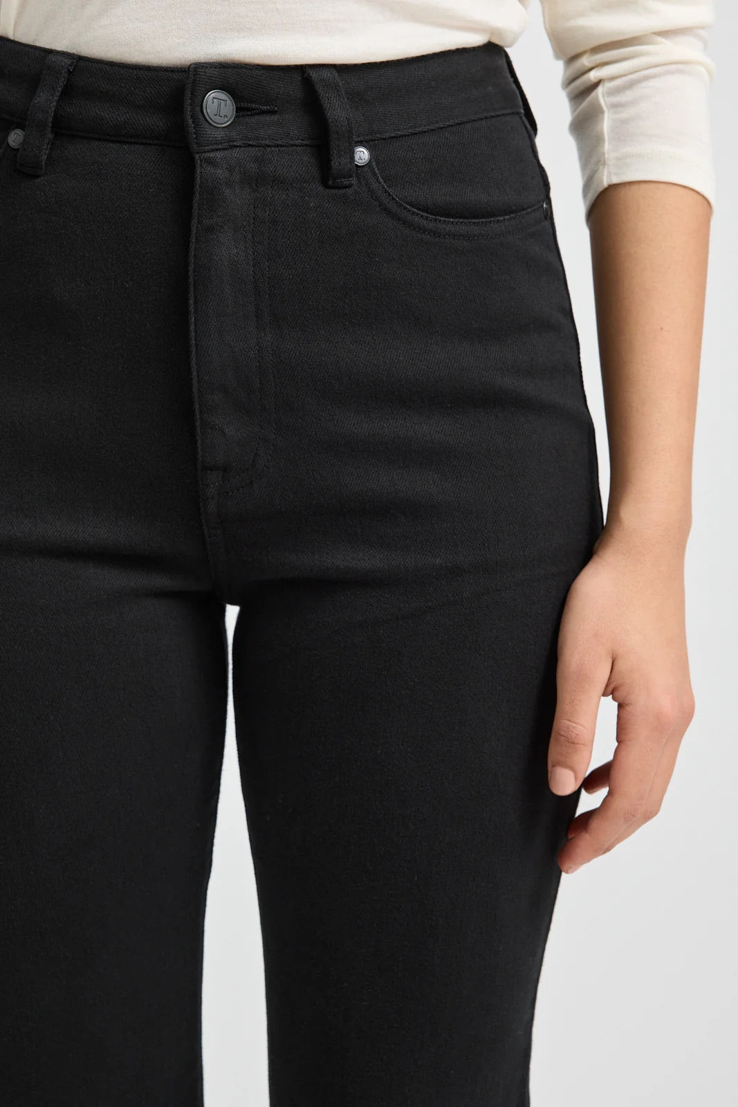 TRLE- High rise Straight Jean