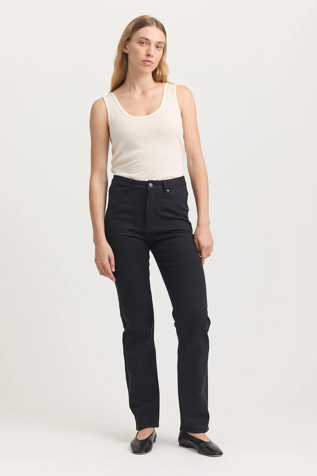 TRLE- High rise Straight Jean