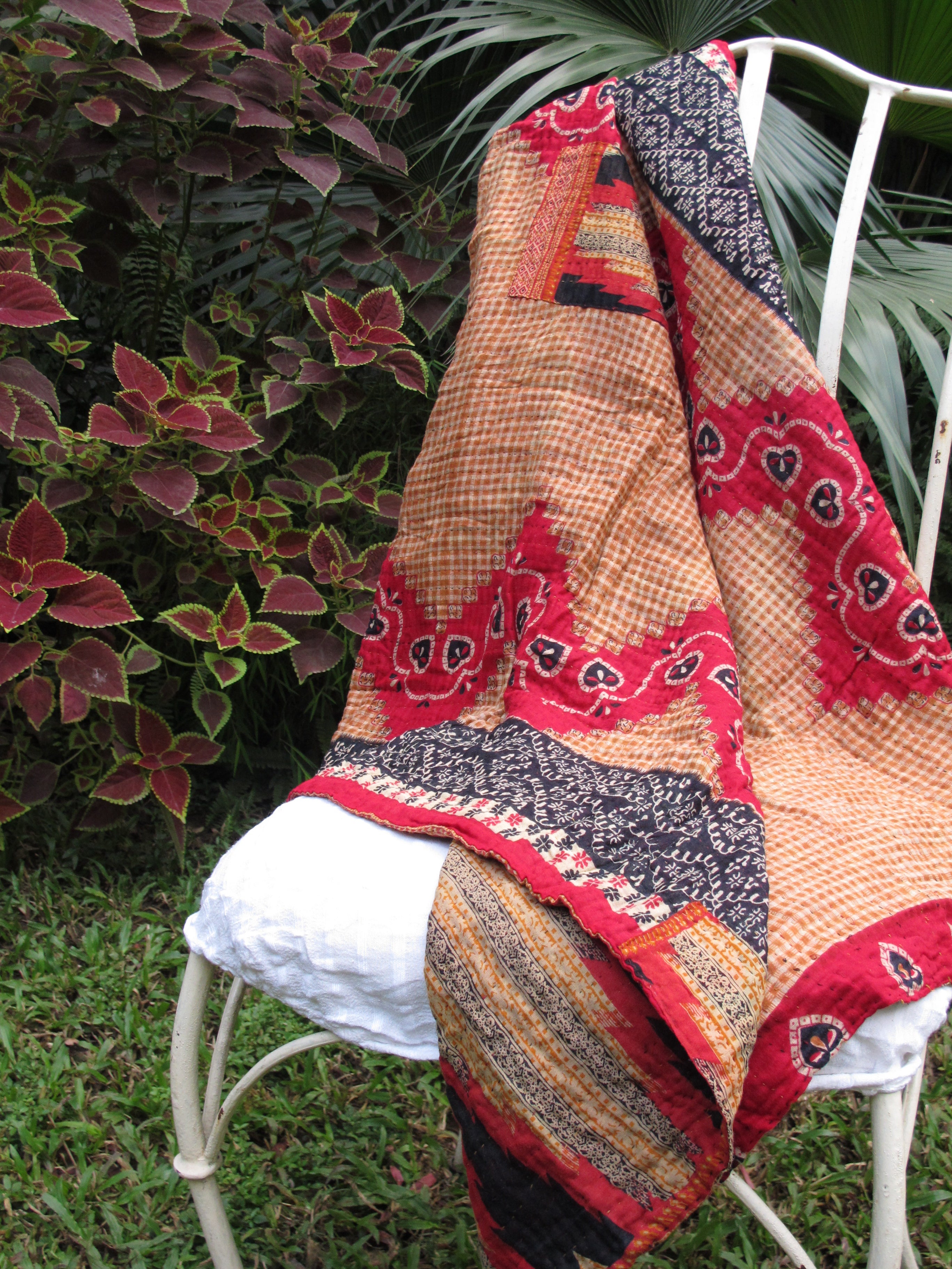 Kantha small throw blanket, 39x39"