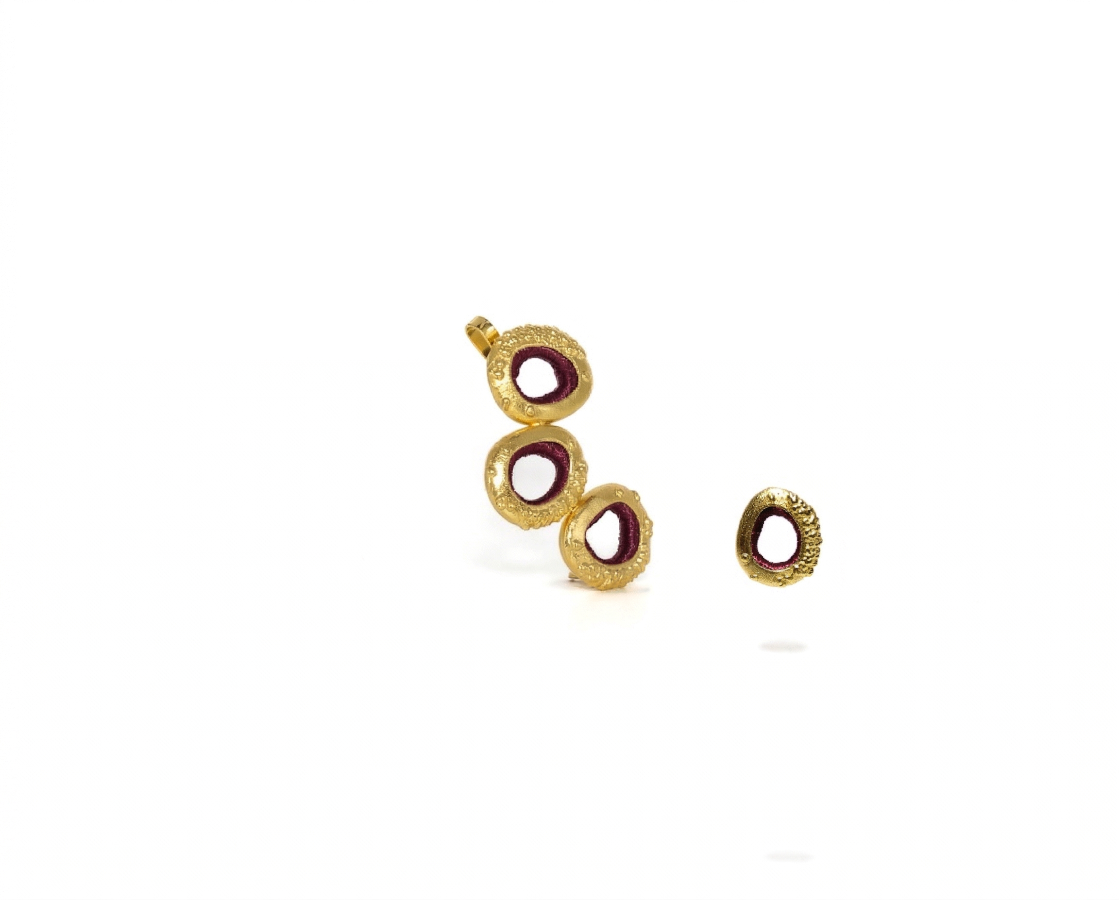 CRECIENDO JUNTOS GOLD-PLATED EAR CLIMBER