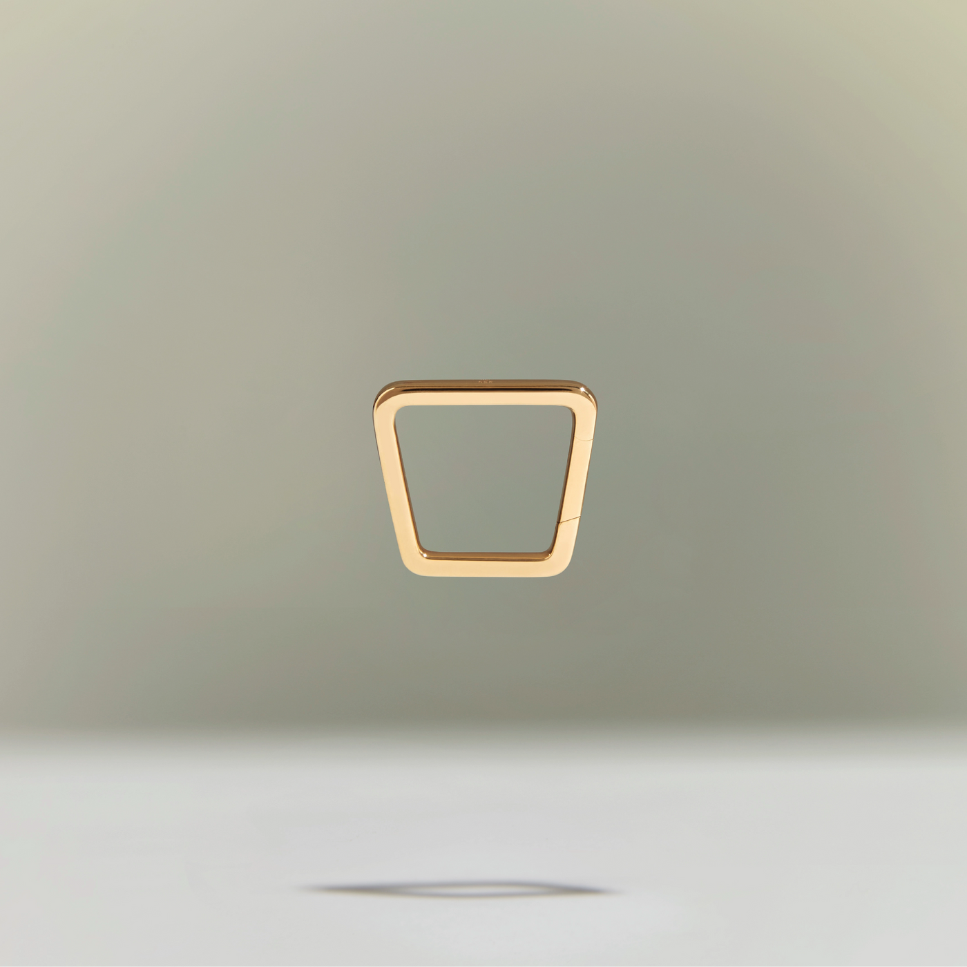 TRAPEZOID RING