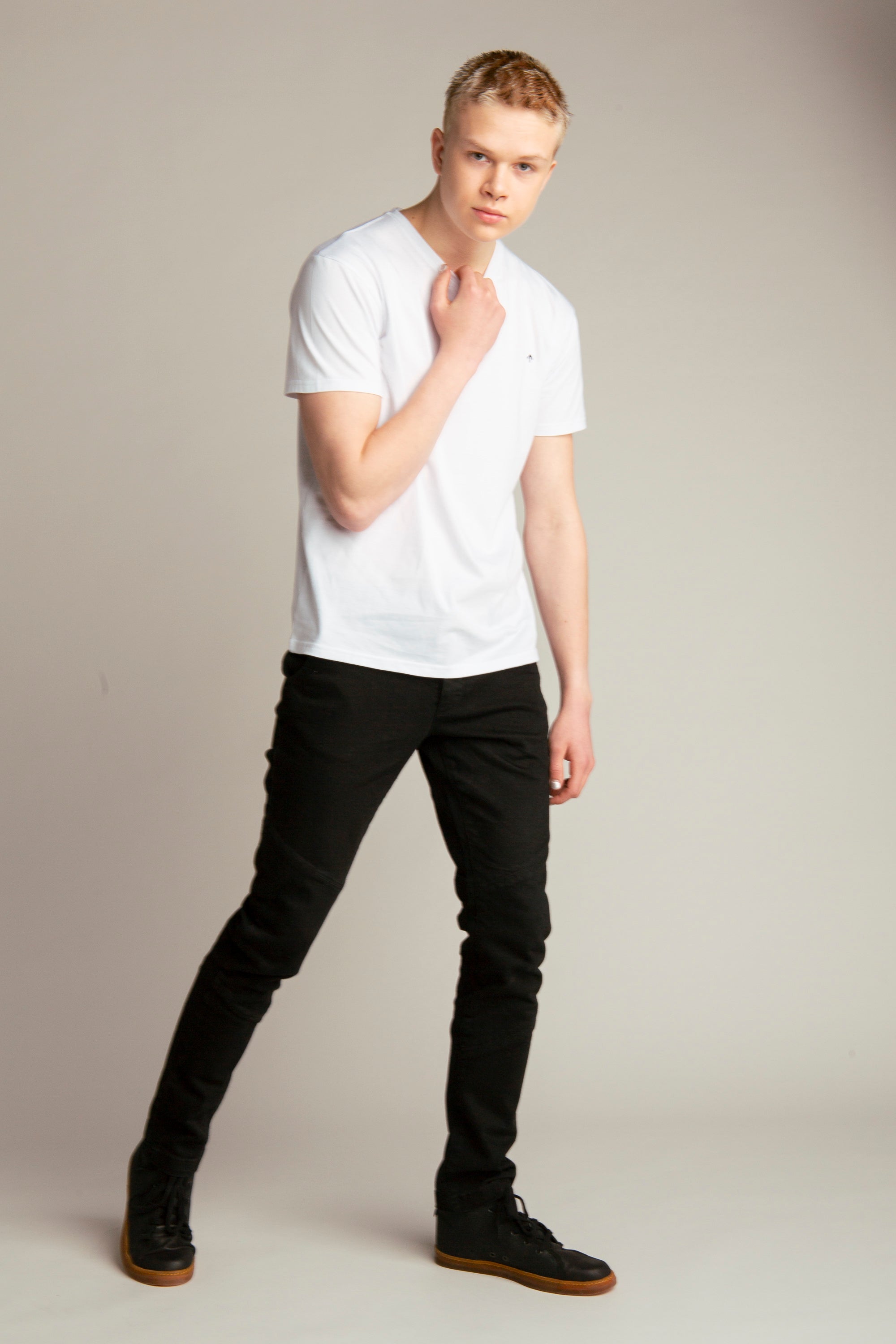 Up-shirt for Men, w/ Arrow Embroidery 103
