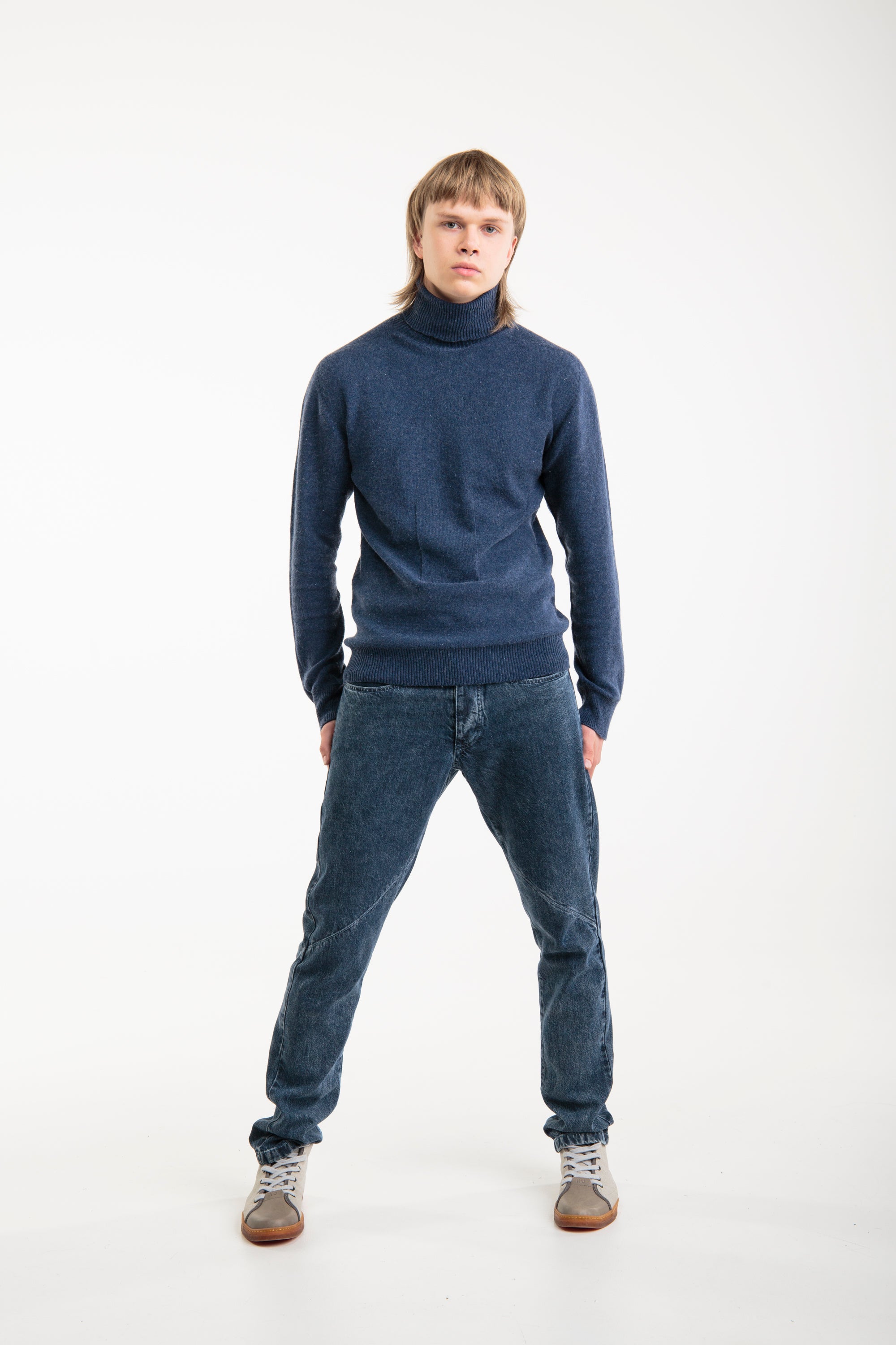 Seamless turtleneck sweater for men