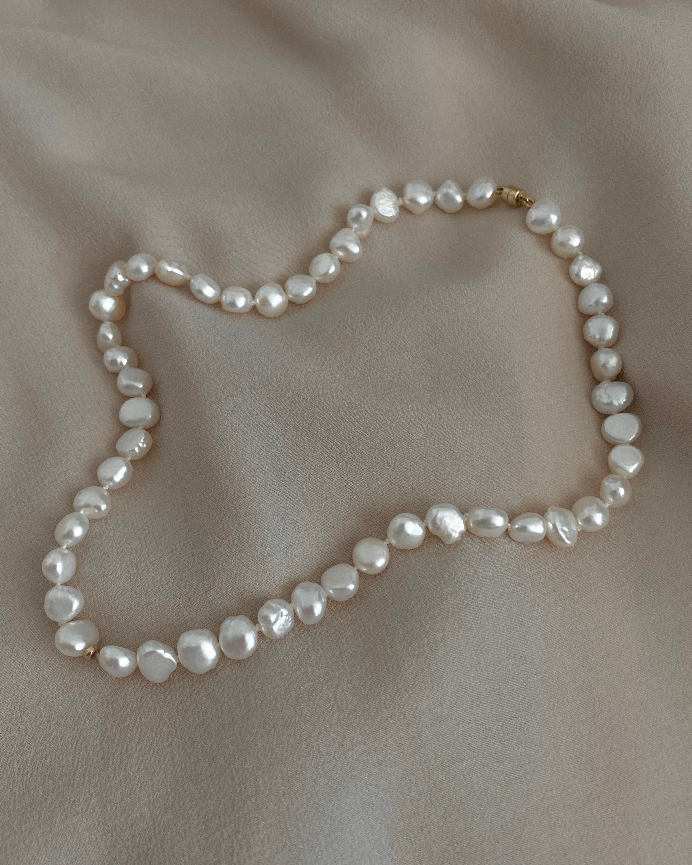 LN Melody Irregular Pearl Necklace