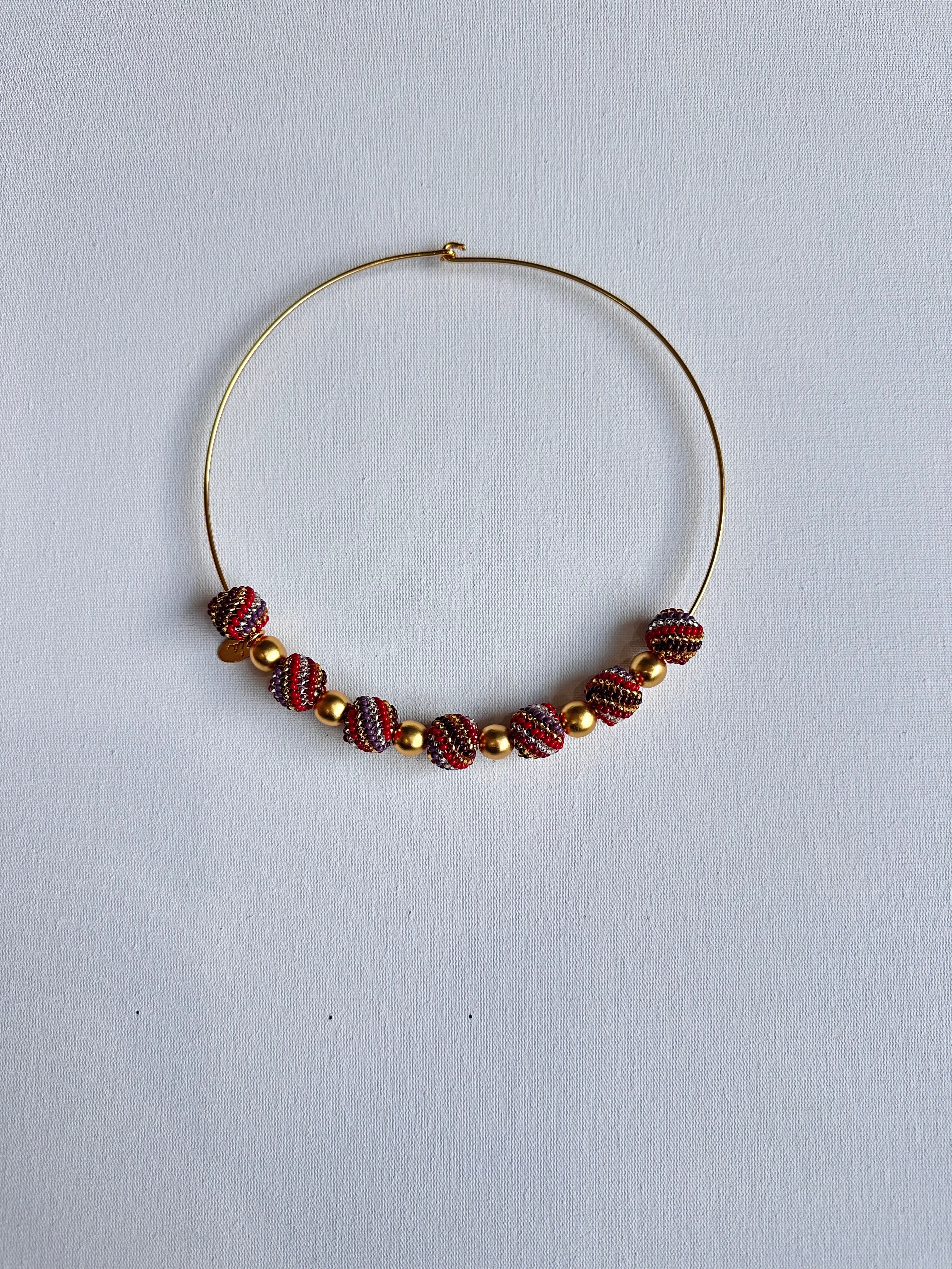 WORK OF THE BEADS CHOKER NECKLACE WITH 7 BEADS