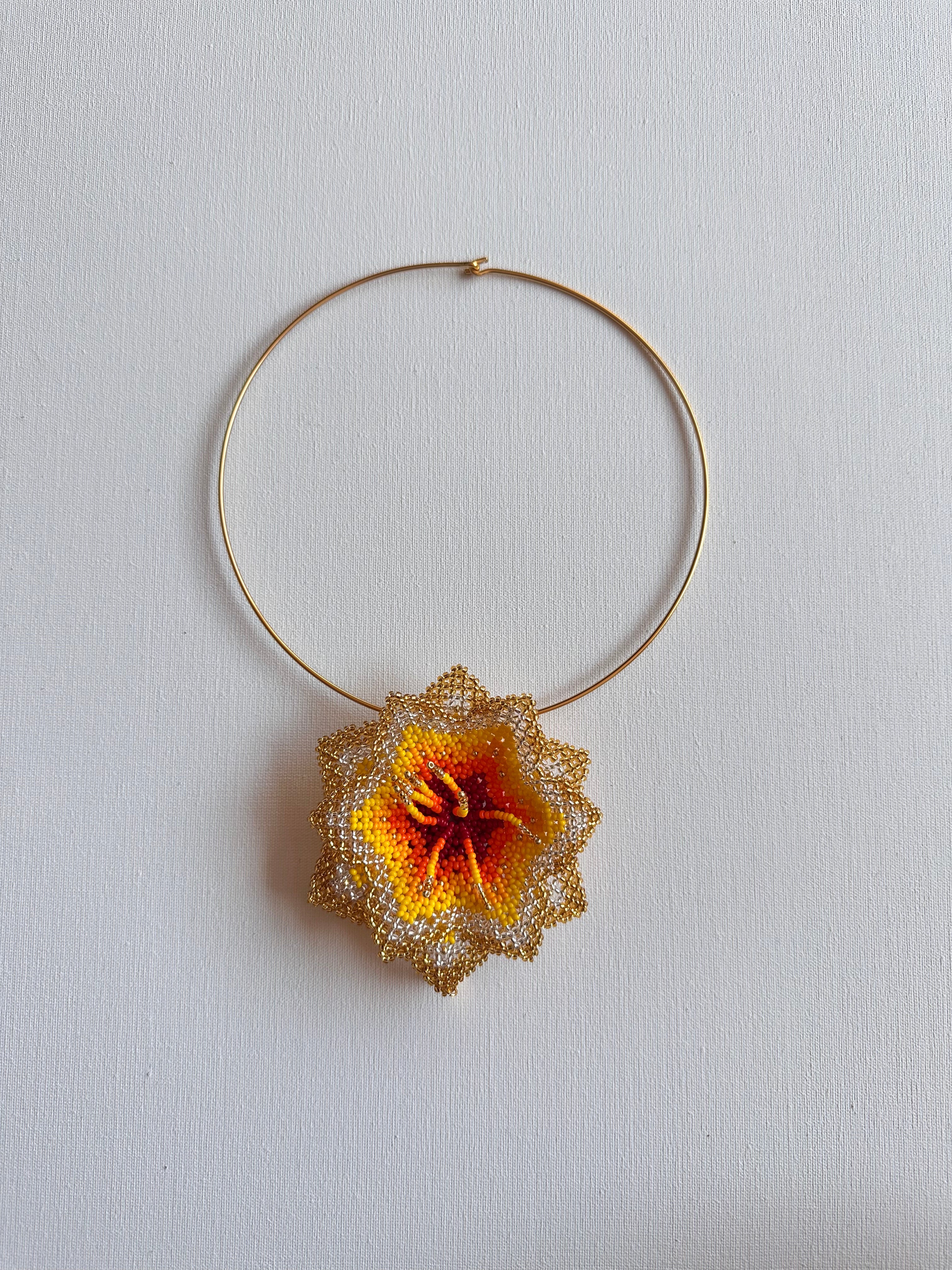 WORK OF THE BEADS CHOCKER  FLOWER STAR