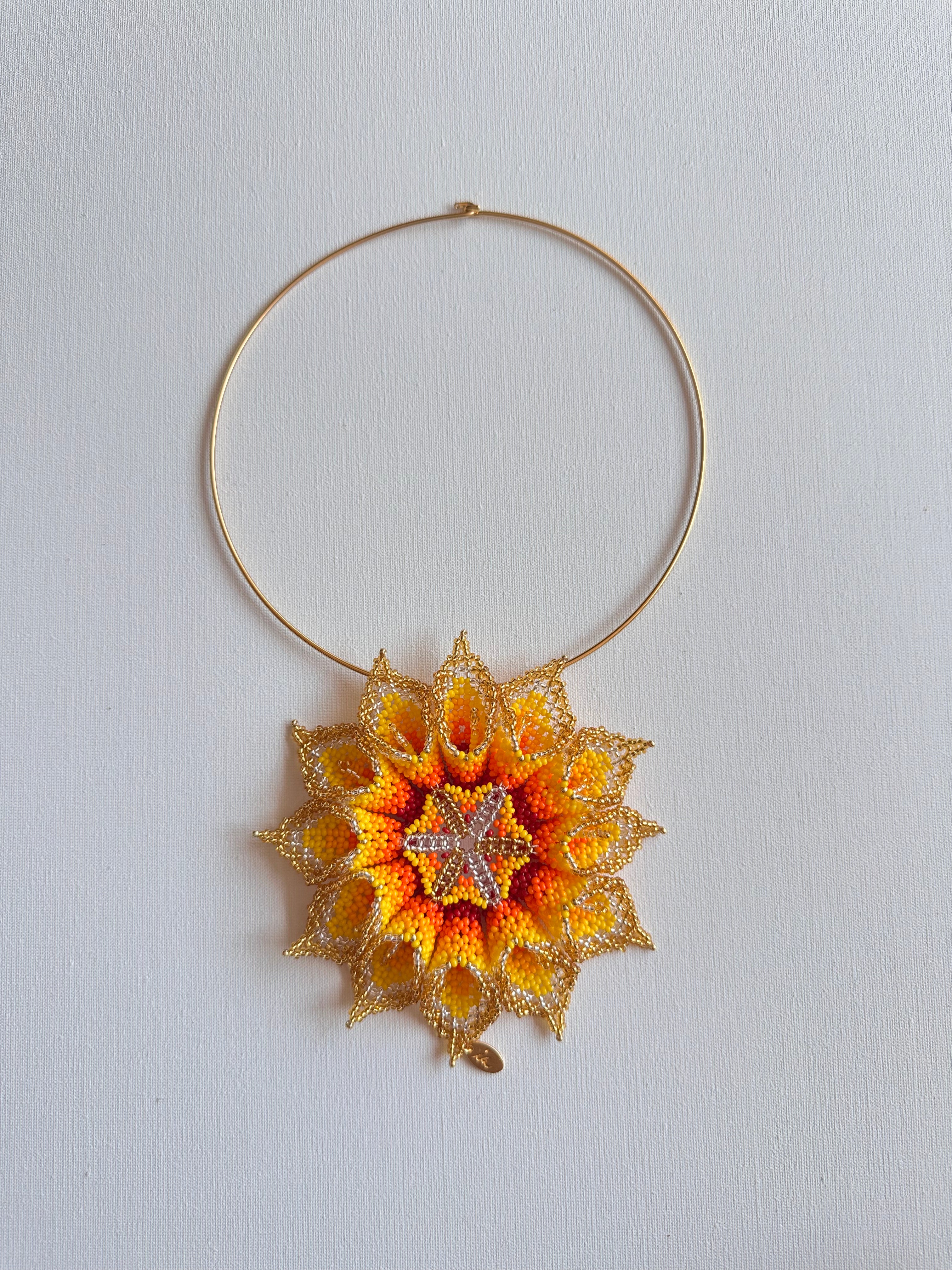 WORK OF THE BEADS CHOCKER FLOWER