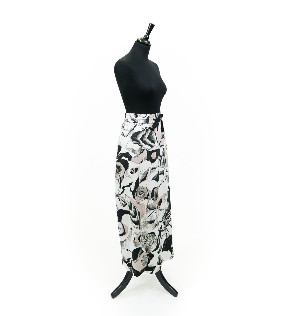 SOTA COTTON JERSEY BLACK AND WHITE SURREALISM