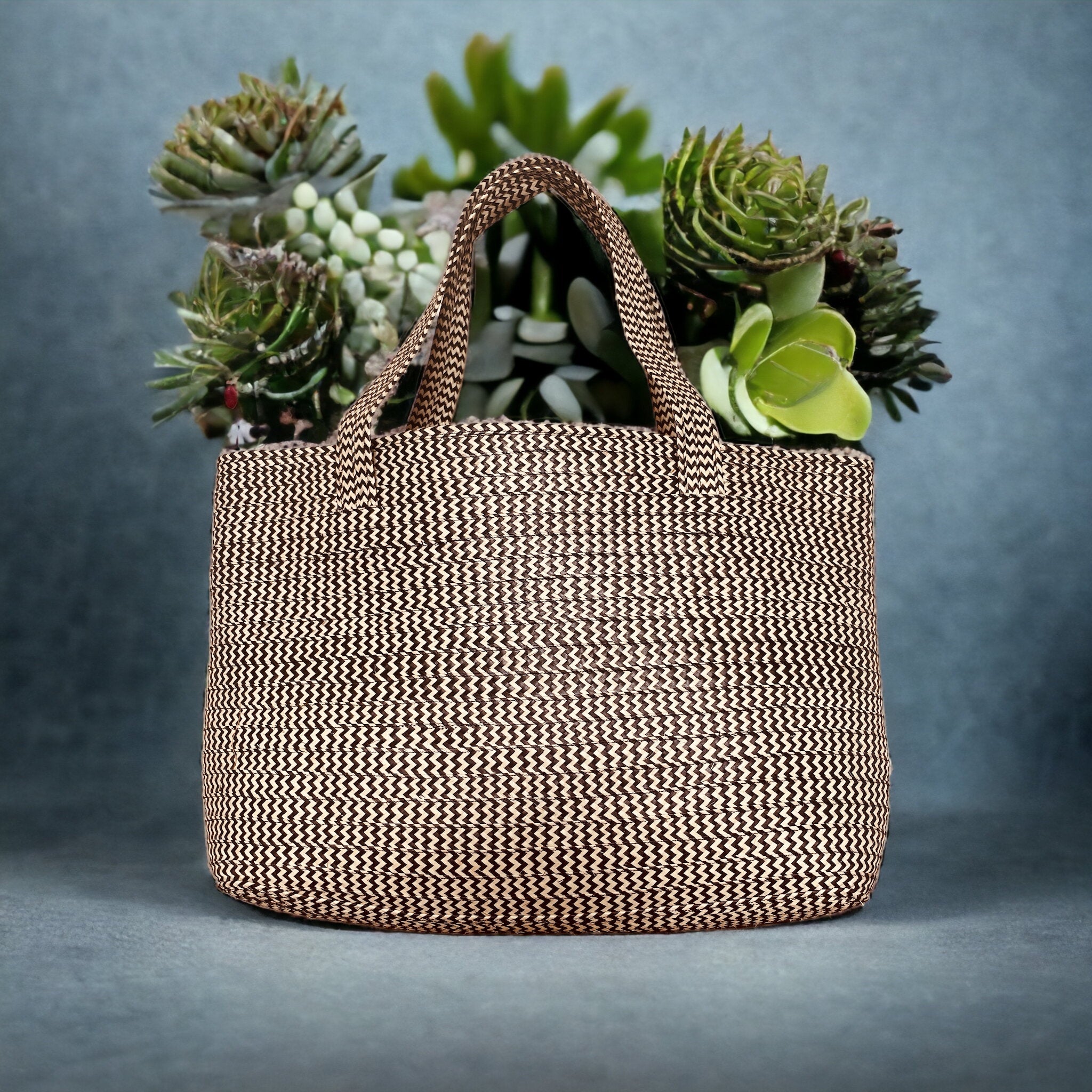 TEXTURE TOTE