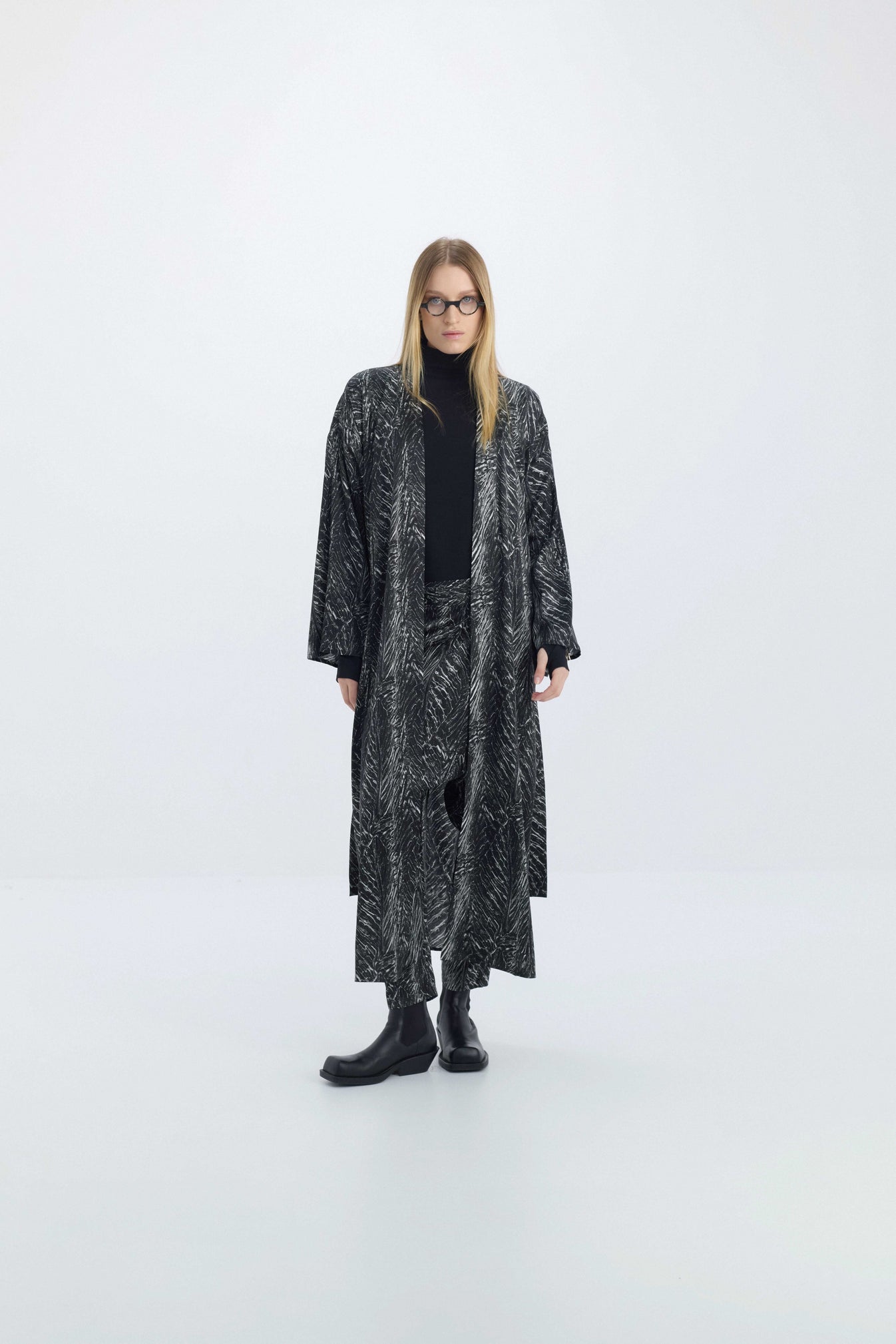 Leaves Print Silk Kimono KW