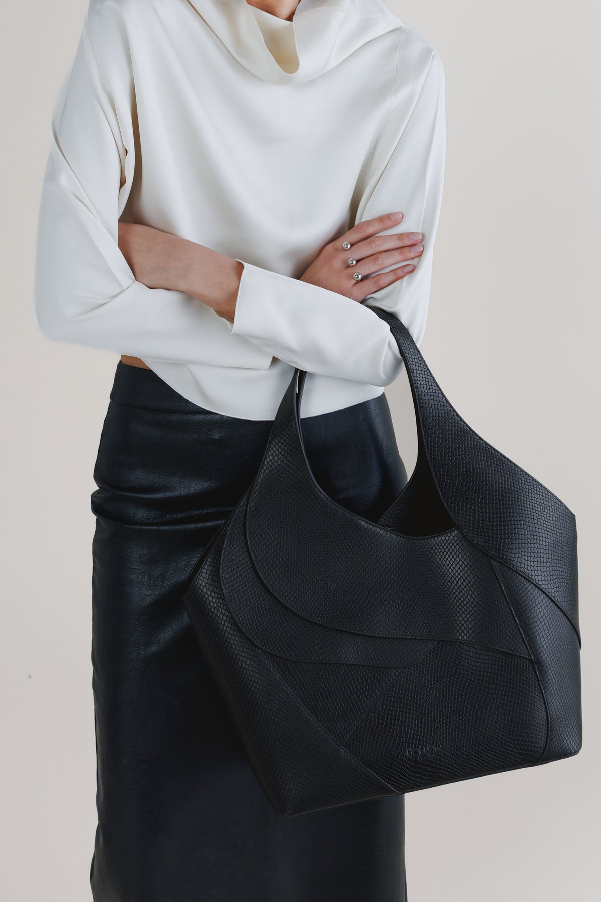 Flower Tote Azalea – Black