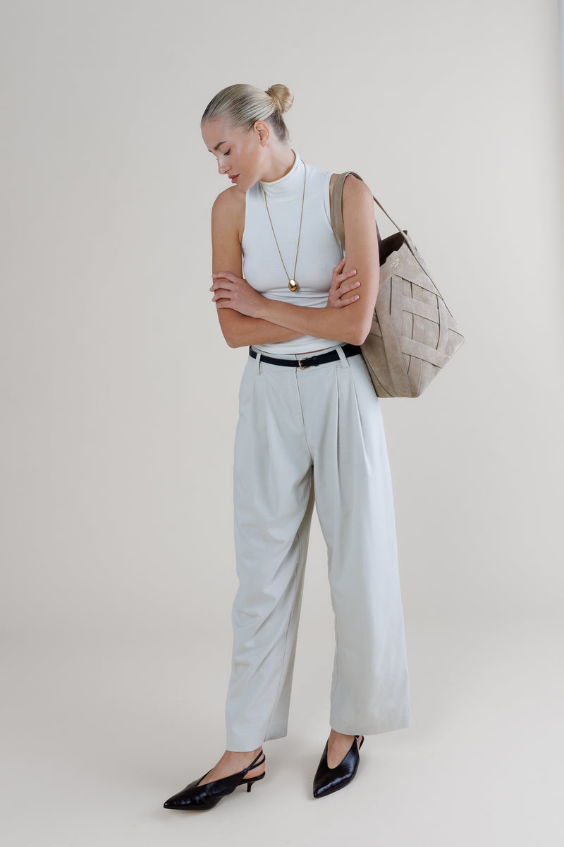Woven Bucket Tote Avena – Sand Suede