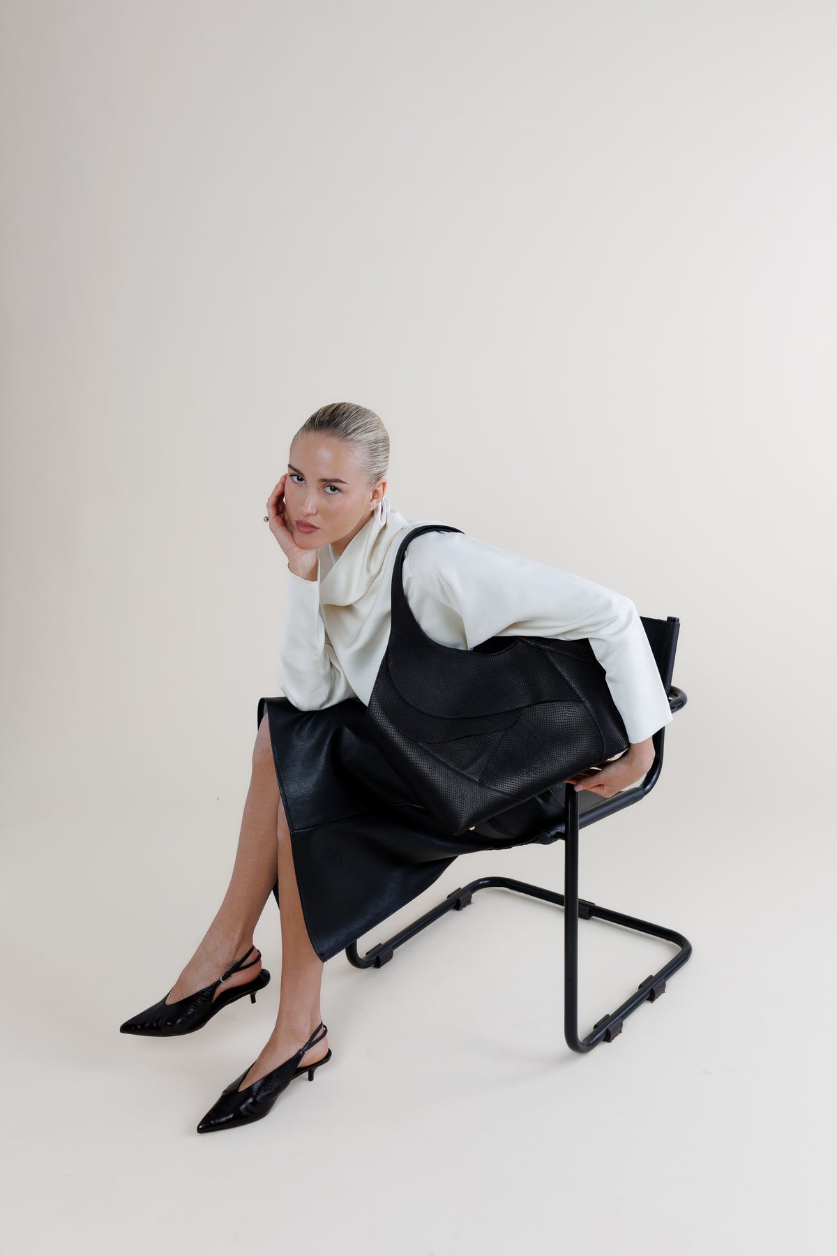 Flower Tote Azalea – Black