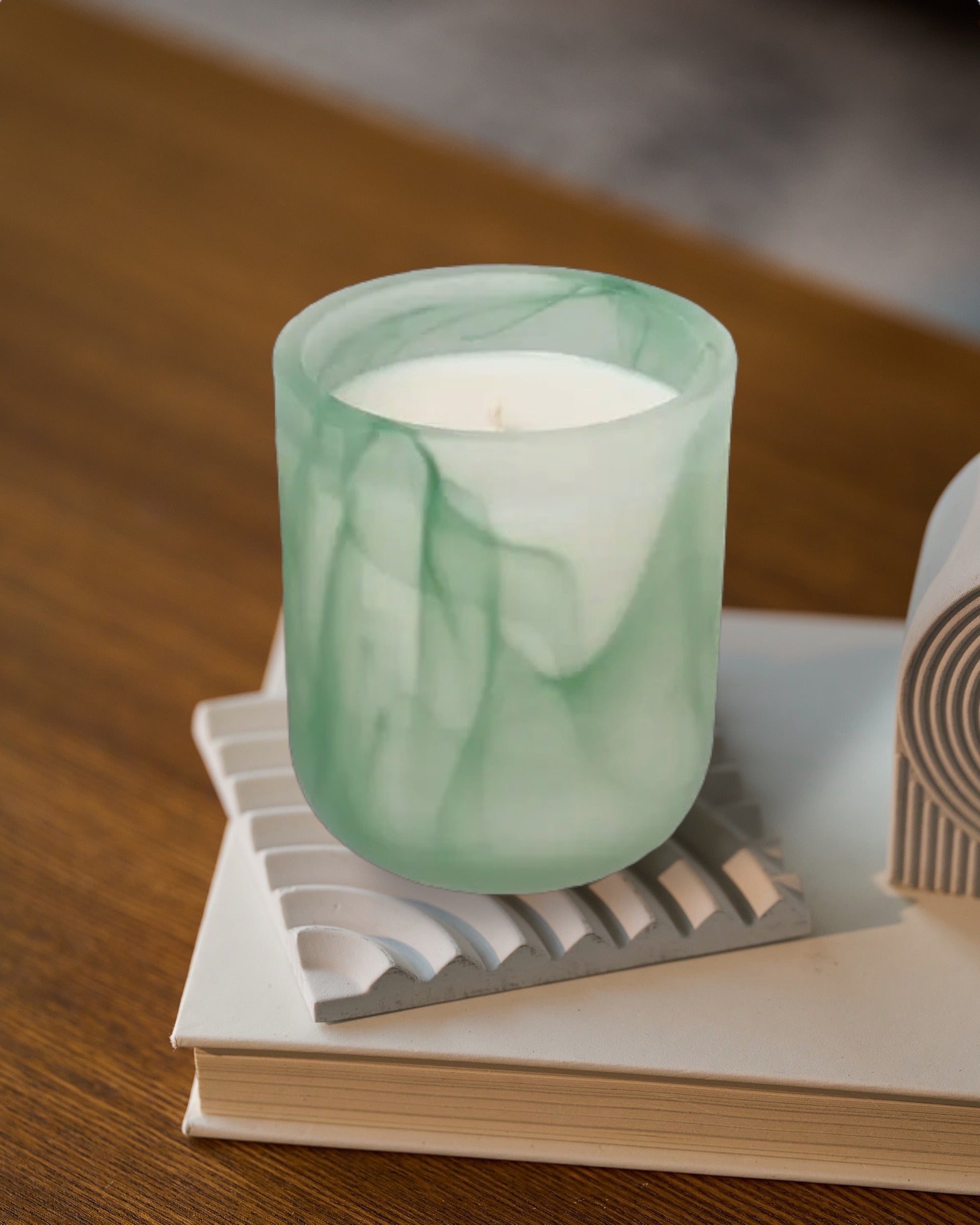 living the moment - lemon + mint // limited swirl edition candle