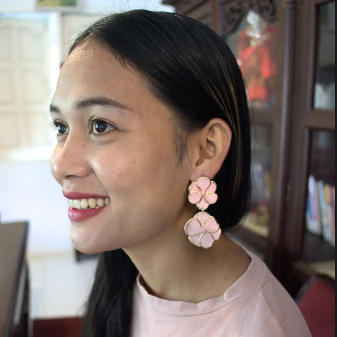 Daisy Studs