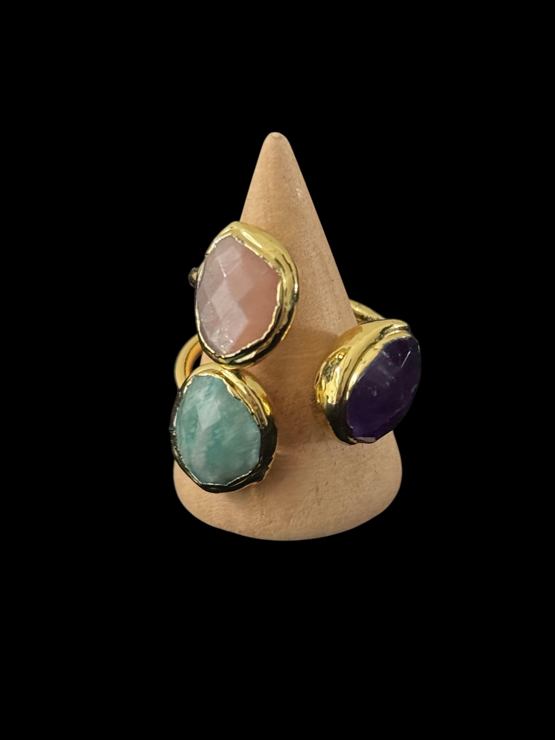 Sunstone, amazonite & amethyst ring in 18 KGP