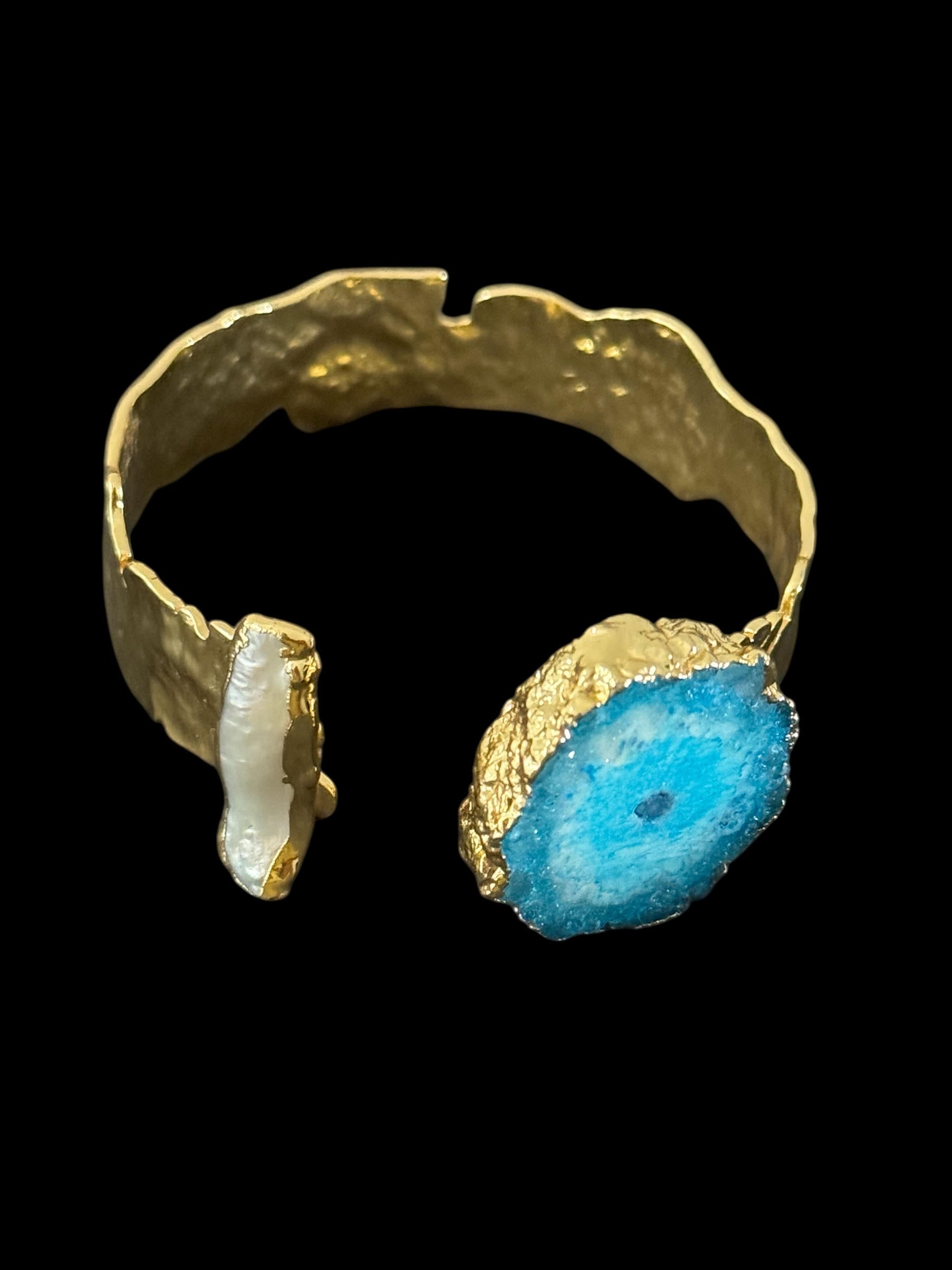 Solar agate & baroque pearl bangle in 18 KGP