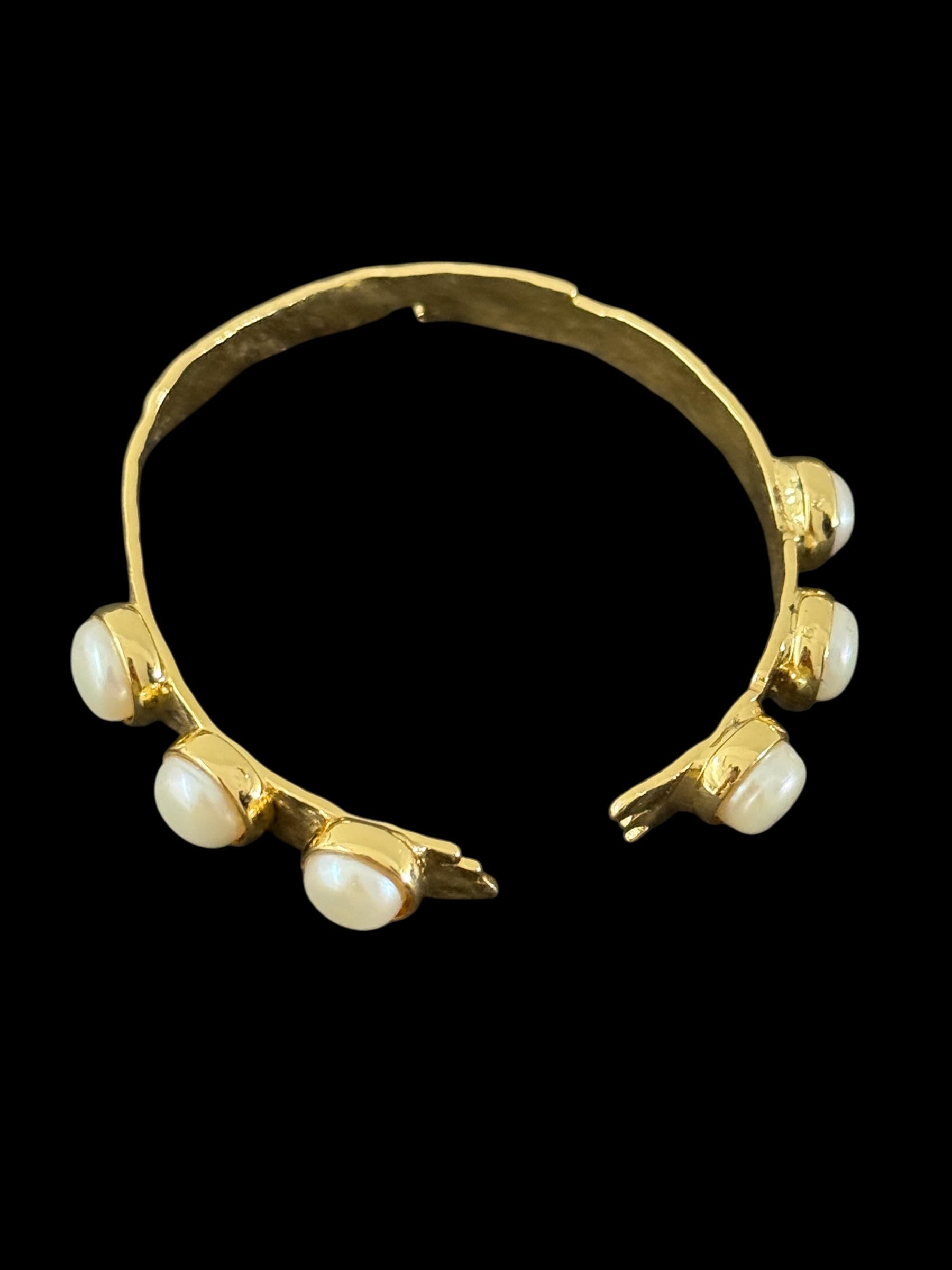 Fresh water pearl bangle in 18 KGP