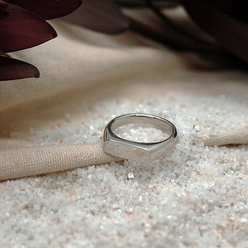 even-signet-ring