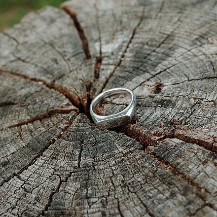 even-signet-ring