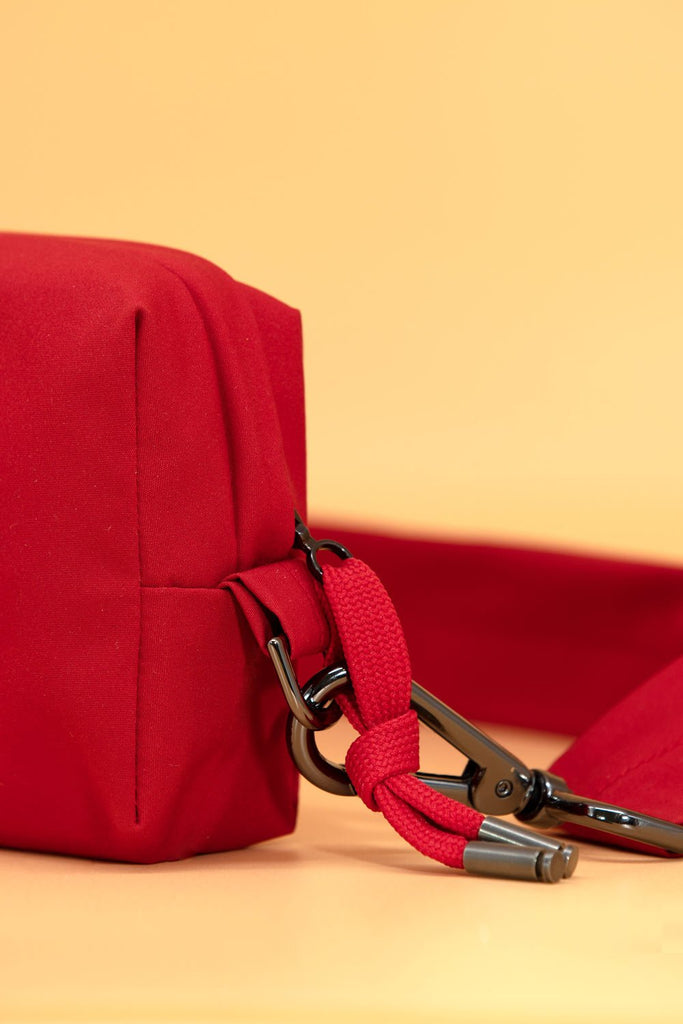 travel-pouch-reddest-red